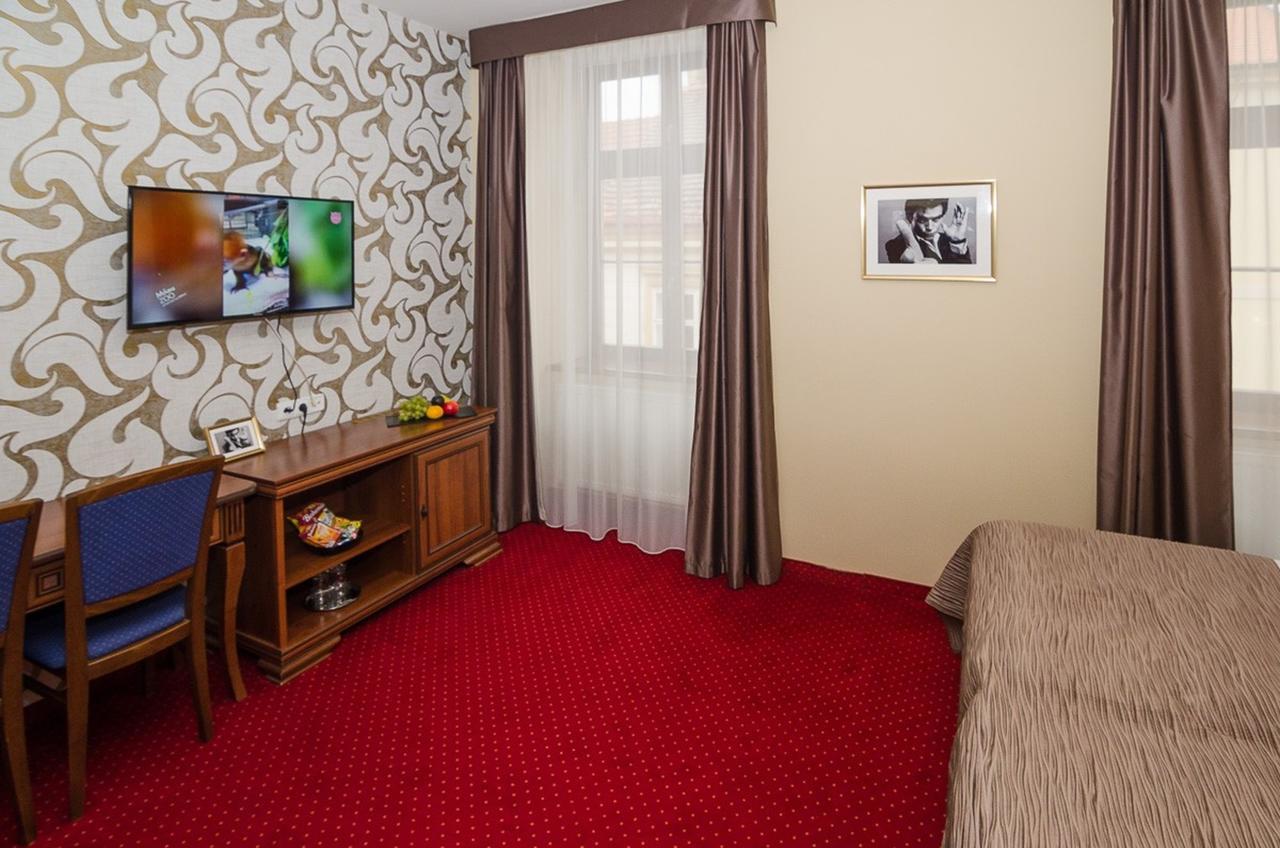 Hejtmansky Dvur Hotel Slaný Buitenkant foto