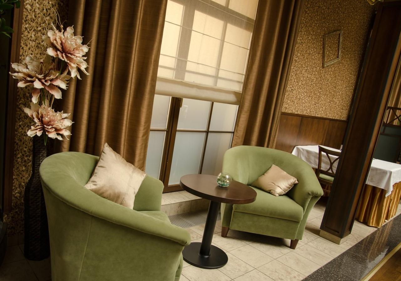 Hejtmansky Dvur Hotel Slaný Buitenkant foto