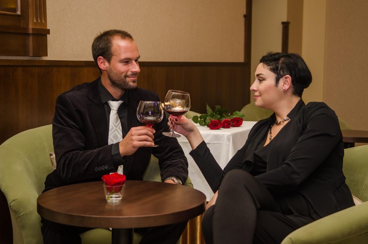 Hejtmansky Dvur Hotel Slaný Buitenkant foto