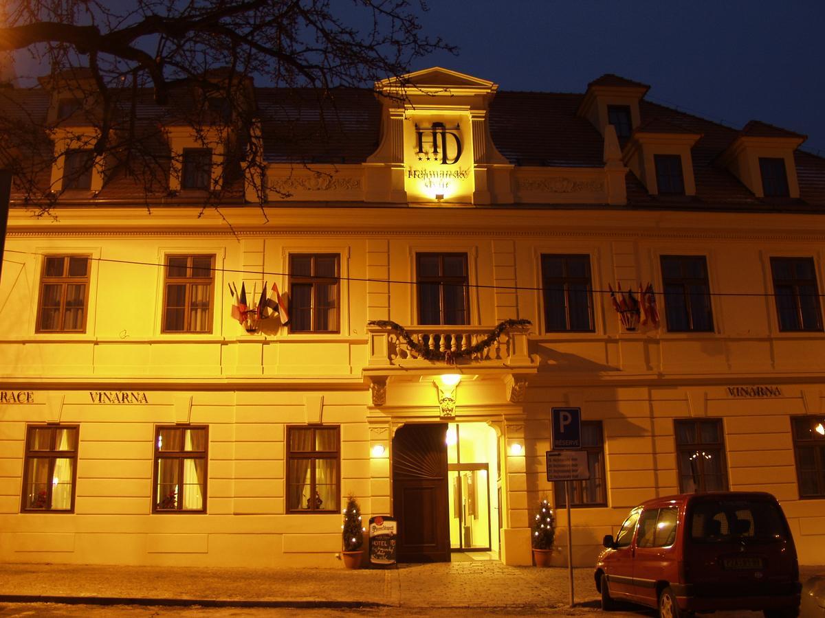 Hejtmansky Dvur Hotel Slaný Buitenkant foto